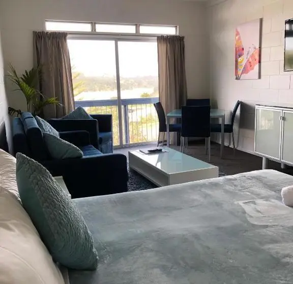 Perhehuone, Waiheke Island Motel
