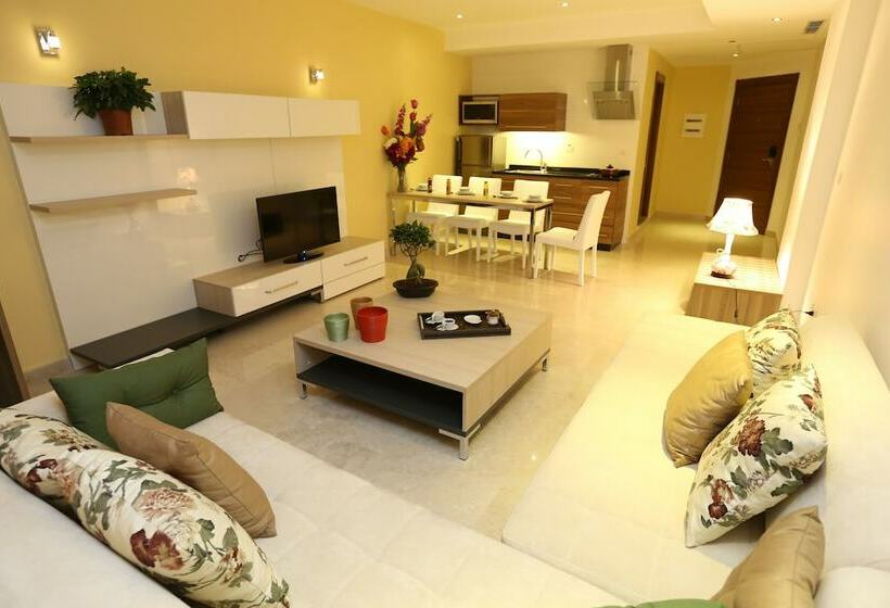 استودیوی سوپریور, Delora Hotel And Suites