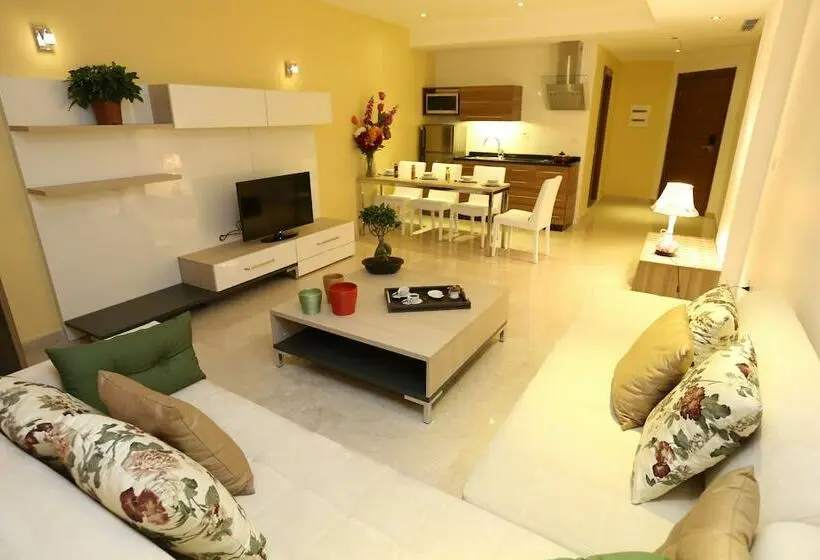 استودیوی سوپریور, Delora Hotel And Suites