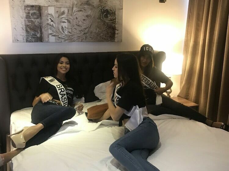 استودیو استاندارد با بالکن, Delora Hotel And Suites