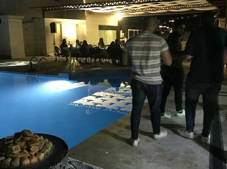 استودیو استاندارد با بالکن, Delora Hotel And Suites