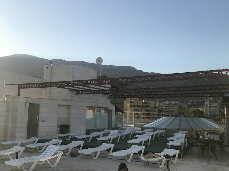 استودیو استاندارد با بالکن, Delora Hotel And Suites