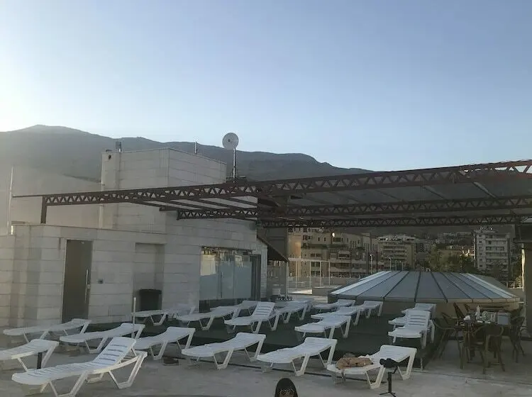 استودیو استاندارد با بالکن, Delora Hotel And Suites