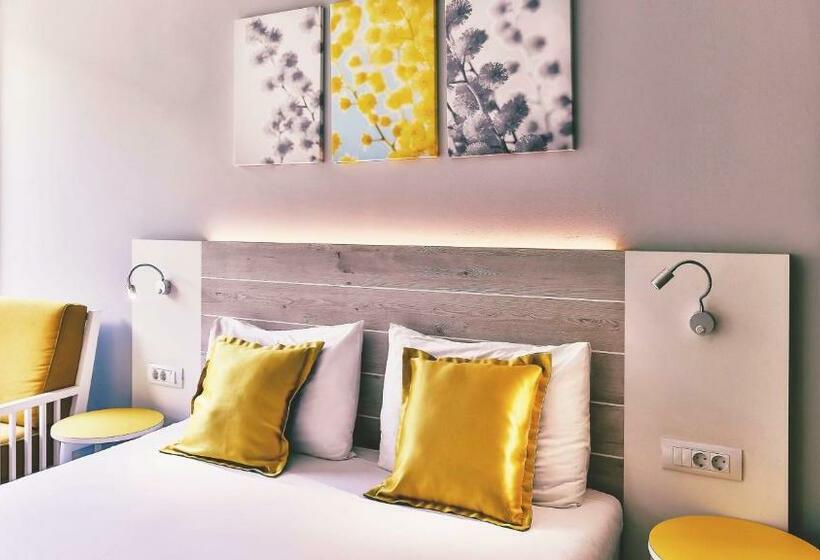 اتاق استاندارد با چشم‌انداز کوهستان, Carine Hotel Park