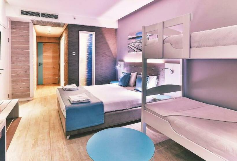 اتاق خانوادگی, Carine Hotel Park