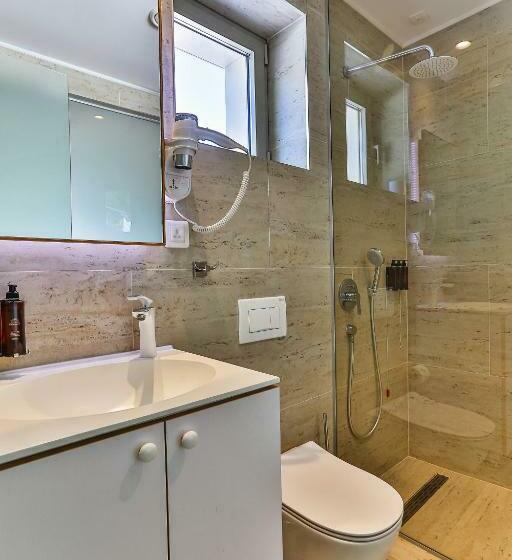 سوییت دوبلکس, Carine Hotel Park