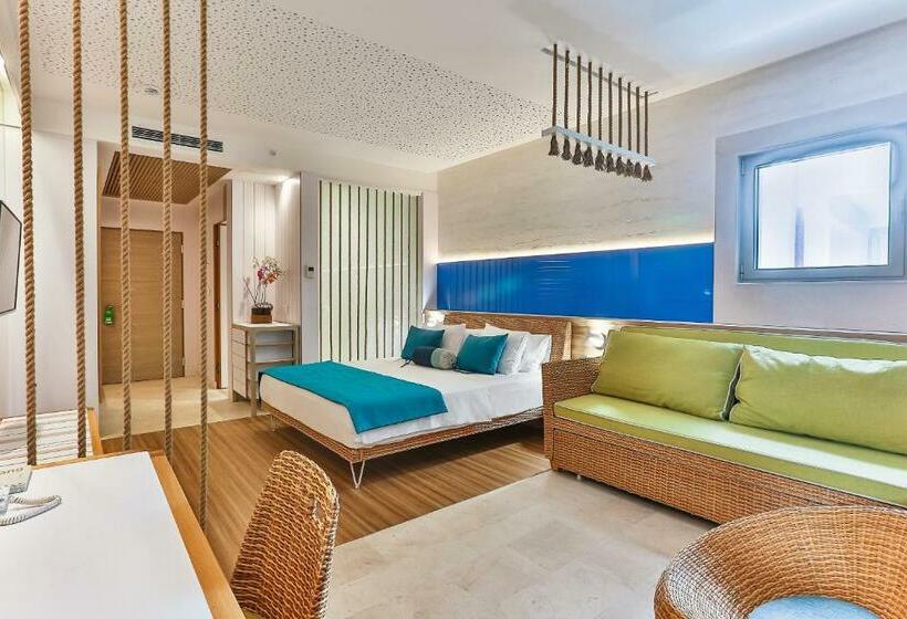 سوییت دوبلکس, Carine Hotel Park