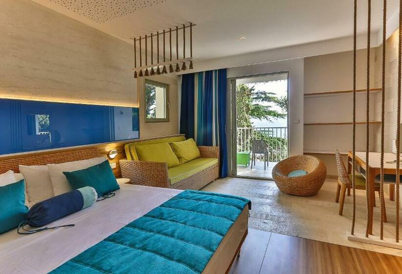 سوییت دوبلکس, Carine Hotel Park