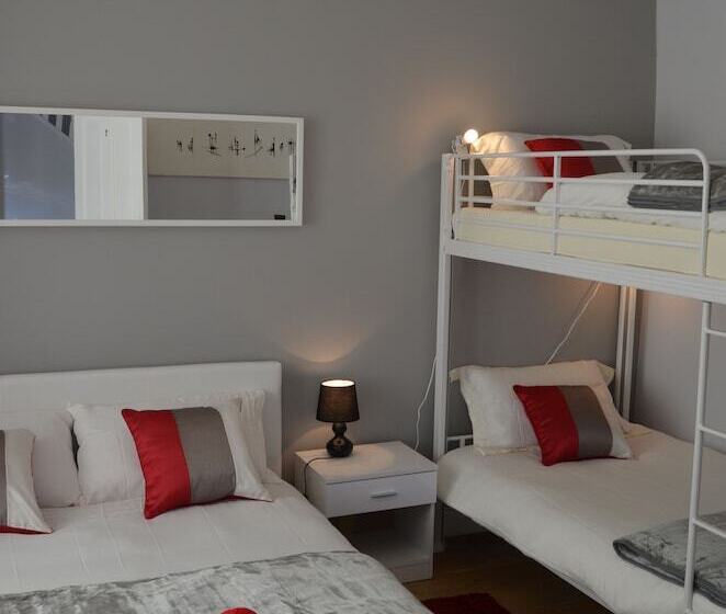 غرفة قياسية رباعية, Old Trafford Guest House