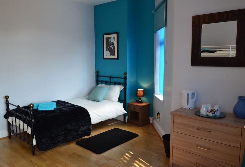Comfort 3 Pers. Værelse, Old Trafford Guest House