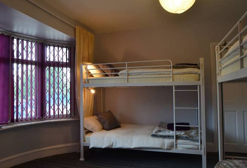 غرفة قياسية رباعية, Old Trafford Guest House