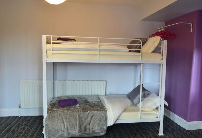 غرفة قياسية رباعية, Old Trafford Guest House