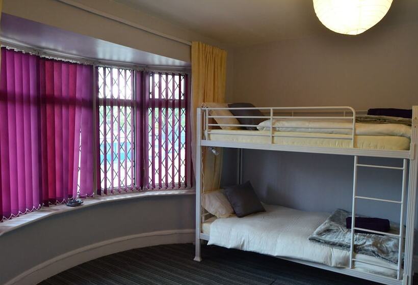 Quarto Quádruplo Standard, Old Trafford Guest House