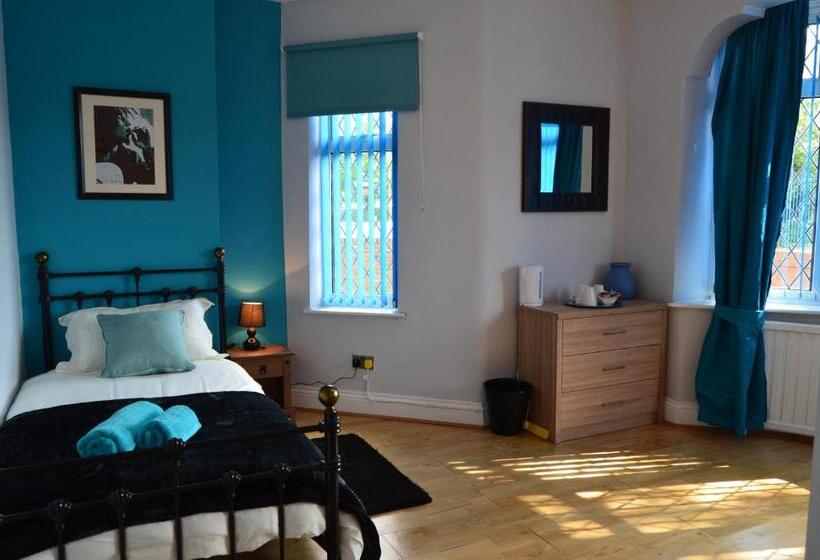 Quarto Triplo Comfort, Old Trafford Guest House