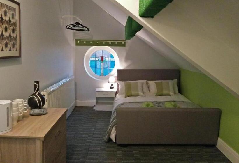 Quarto Familiar Deluxe, Old Trafford Guest House