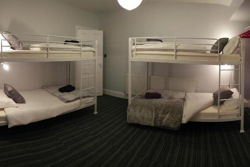 غرفة قياسية رباعية, Old Trafford Guest House