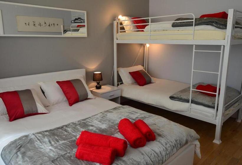 غرفة قياسية رباعية, Old Trafford Guest House