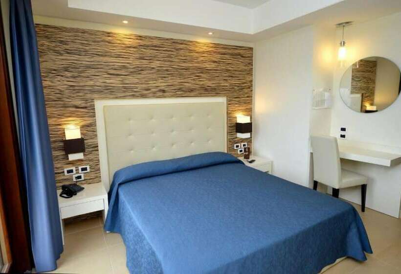 Classic room with balcony, Prince Franklyn