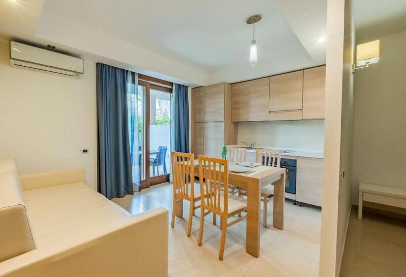 Апартаменты 1 Спальня Вид на Сад, Prince Franklyn