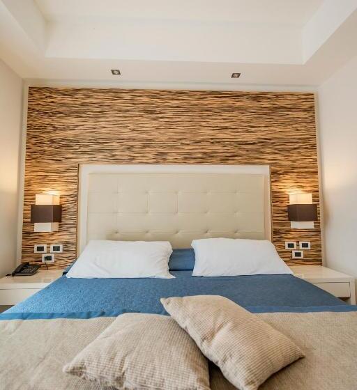 Classic room with balcony, Prince Franklyn