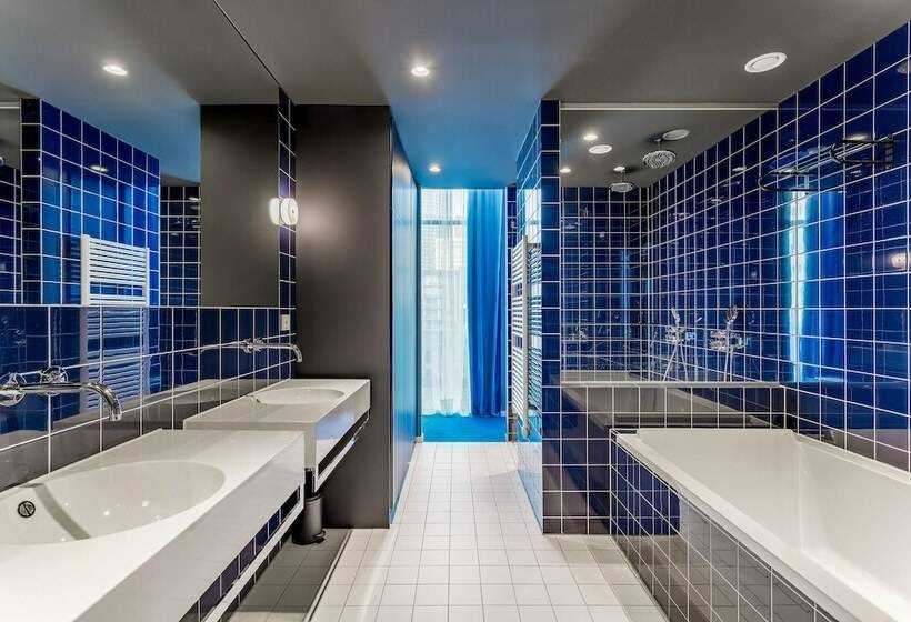 套房, Room Mate Bruno