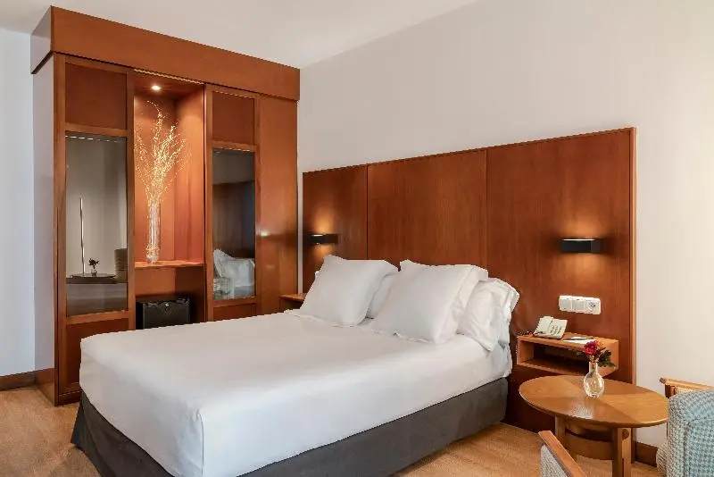 اتاق استاندارد, Room Mate Bruno