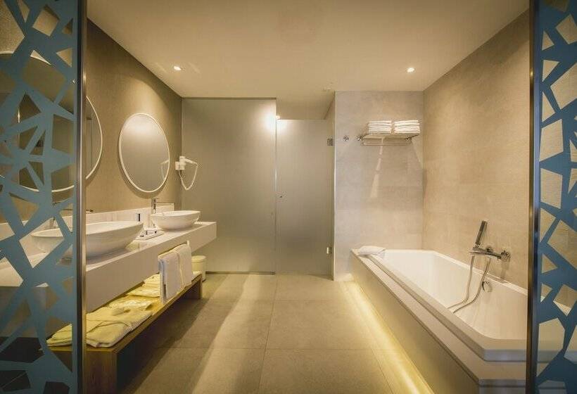 جناح جونيور, Bahia Principe Fantasia Tenerife