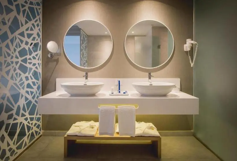 سوئیت مستر, Bahia Principe Explore Fantasia - All Inclusive