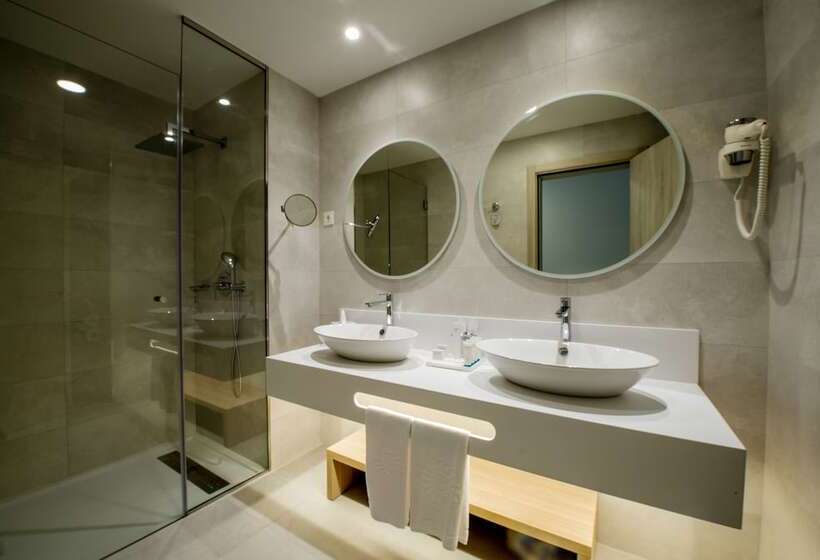 جناح جونيور, Bahia Principe Fantasia Tenerife