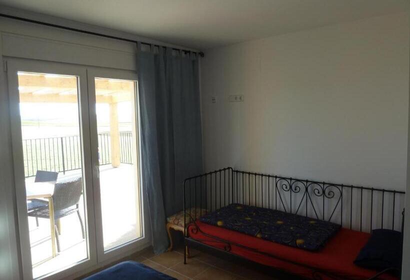 Номер Стандарт Трехместный, Hostal Moratinos