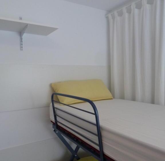 Кровать в Общей Комнате, Hostal Moratinos