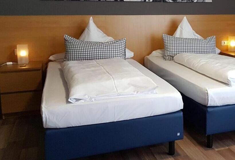 חדר סטנדרט, & Restaurant Hüllen