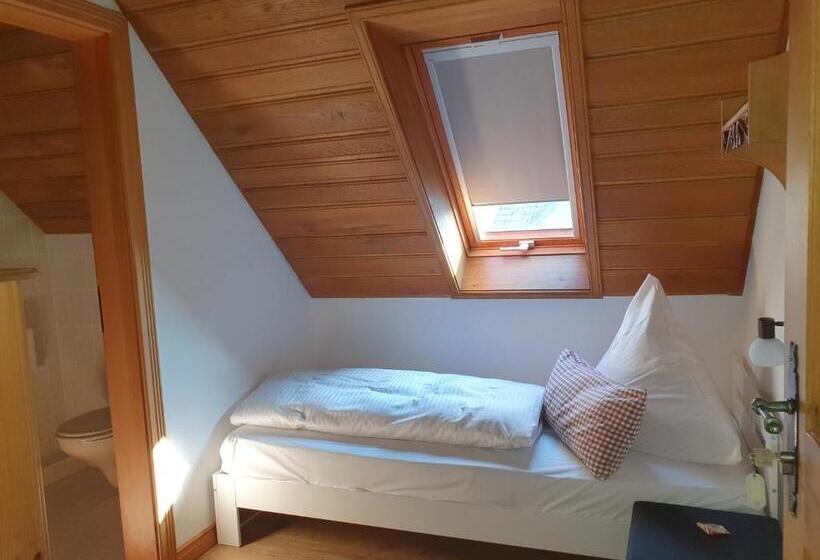 חדר אקונומי יחיד, & Restaurant Hüllen