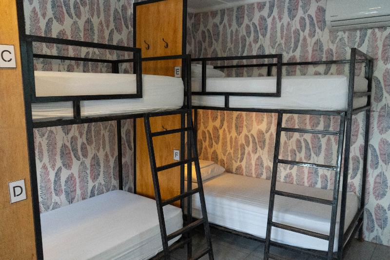 تختخواب در اتاق مشترک, Socialtel Montañita   Formerly Selina Montañita