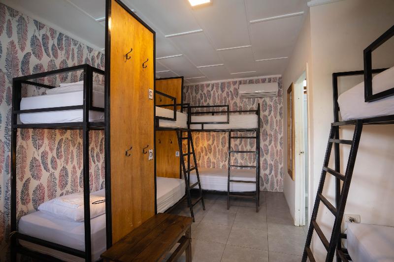Кровать в Общей Комнате, Socialtel Montañita   Formerly Selina Montañita