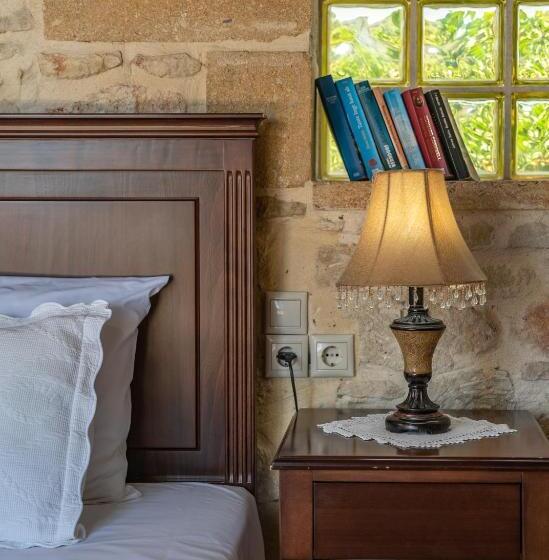 דירת חדר, The Stonemade Houses