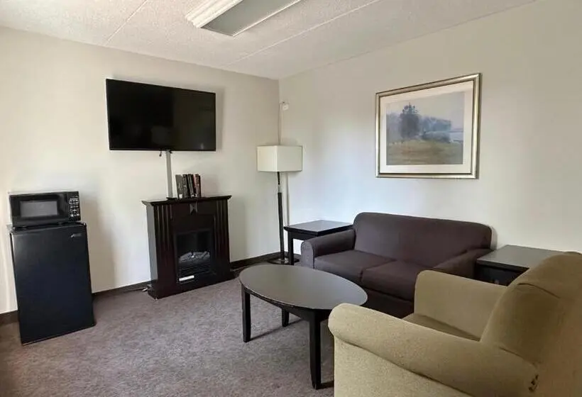 キングサイズベッドのスイートルーム, Travelodge By Wyndham Welland