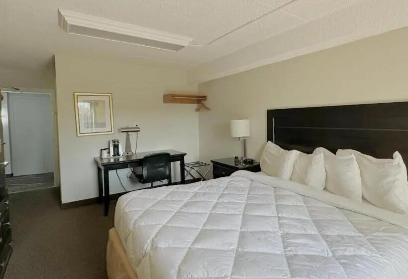キングサイズベッドのスイートルーム, Travelodge By Wyndham Welland
