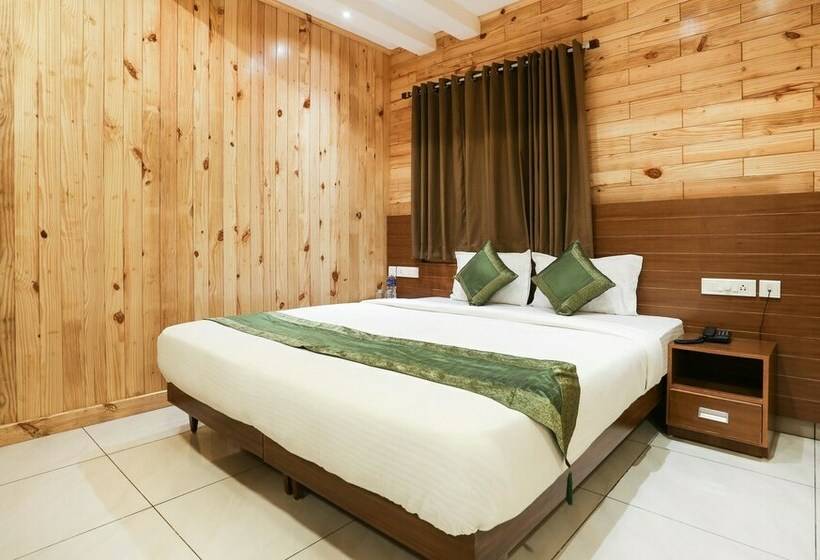 Номер Deluxe, Treebo Trip Cmks Habitat Center