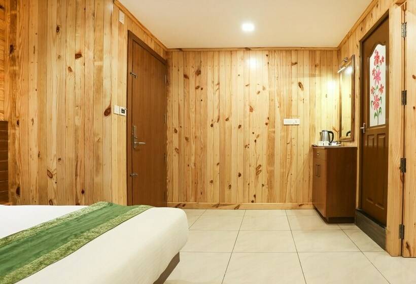 Номер Deluxe, Treebo Trip Cmks Habitat Center