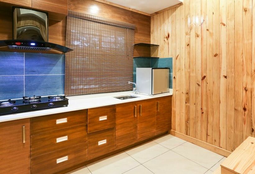 Номер Deluxe, Treebo Trip Cmks Habitat Center