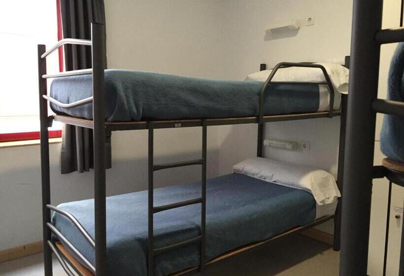 スタンダード4人部屋, Albergue De Villava