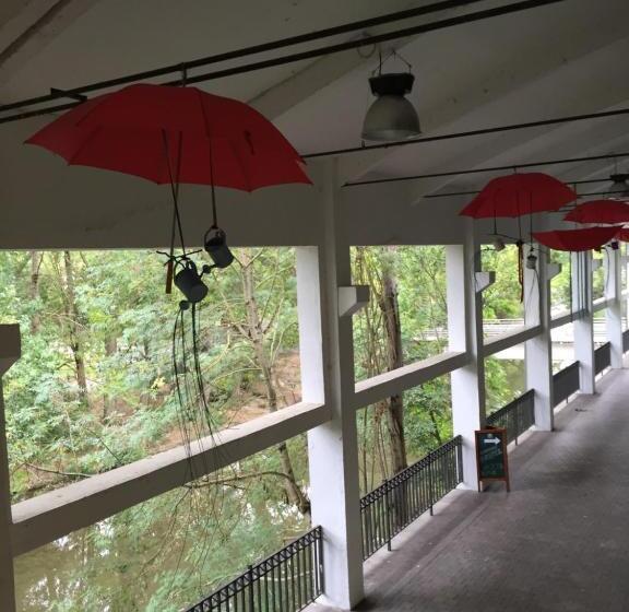 共同バス付シェアルーム, Albergue De Villava