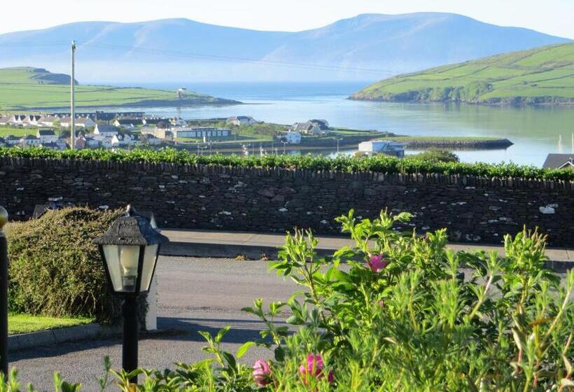 חדר סטנדרט לשלושה, The Lighthouse