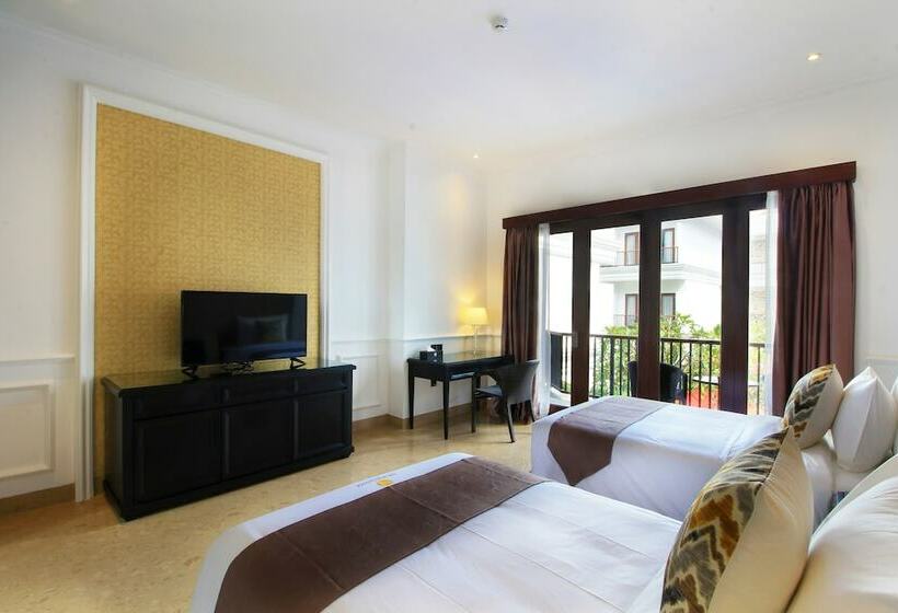 غرفة ديلوكس مطلة على حمام السباحة, Grand Palace Hotel Sanur   Bali