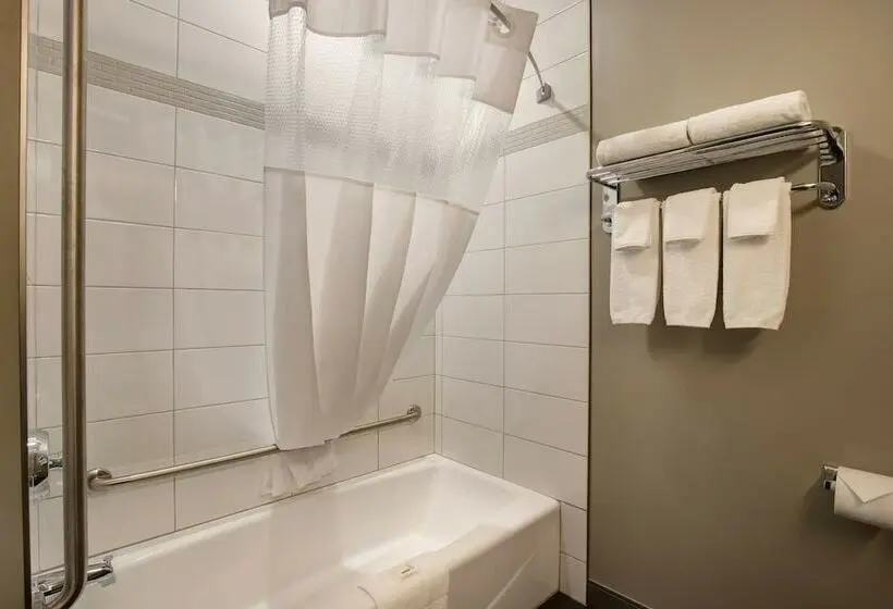 Juniorsviitti, Days Inn & Suites By Wyndham Warman