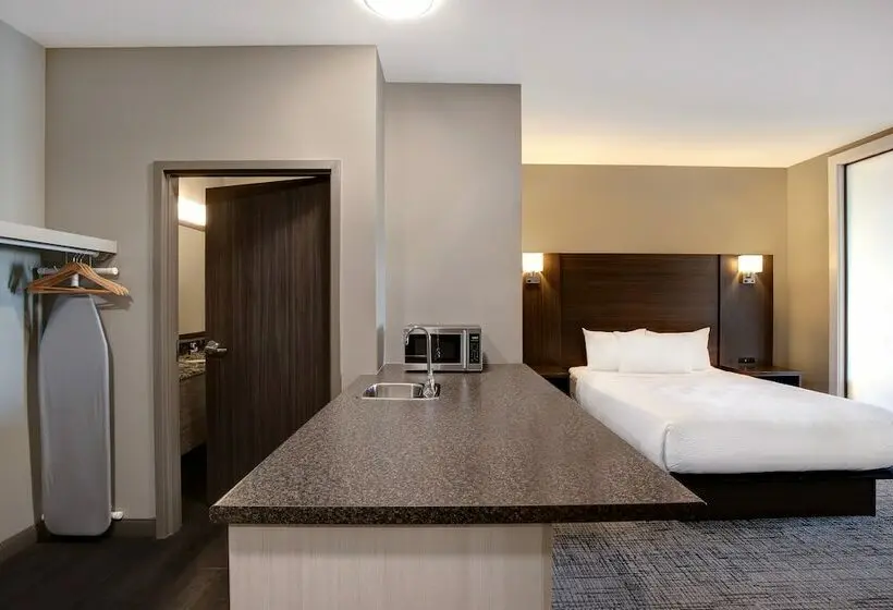 Perhesviitti, Days Inn & Suites By Wyndham Warman