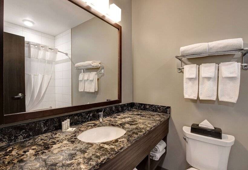 جناح عائلي, Days Inn & Suites By Wyndham Warman