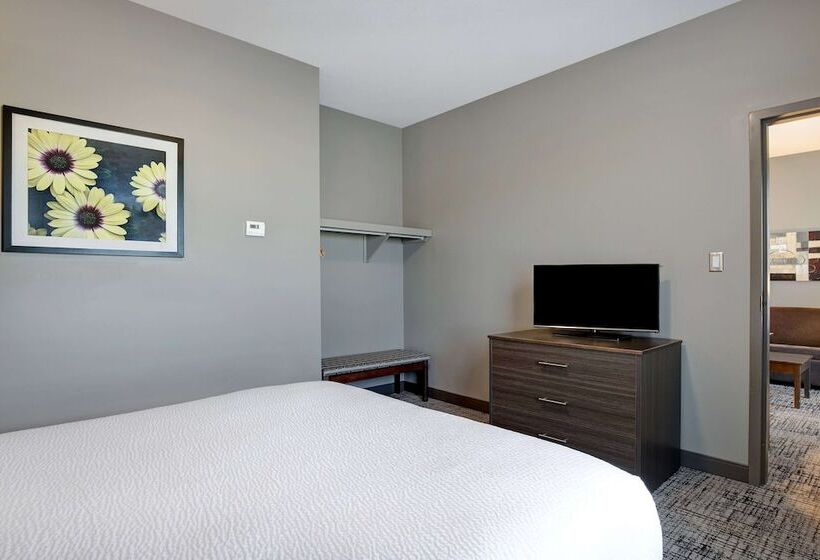 Family Suite, Days Inn & Suites By Wyndham Warman