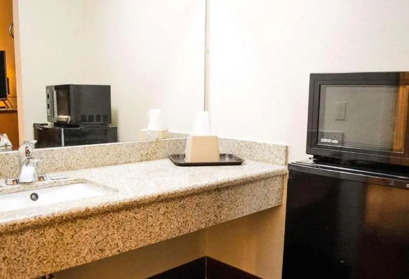 スタンダード4人部屋, Express Inn Newport News
